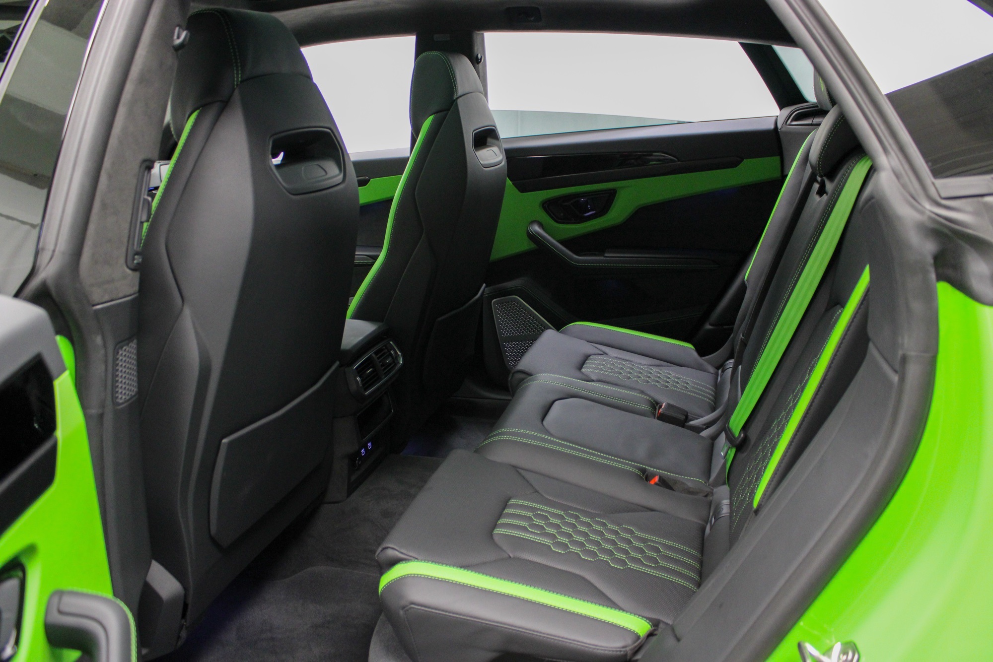 2025 Lamborghini Urus SE photo 27