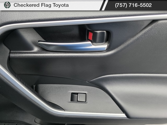 2024 Toyota RAV4 Hybrid XLE photo 41