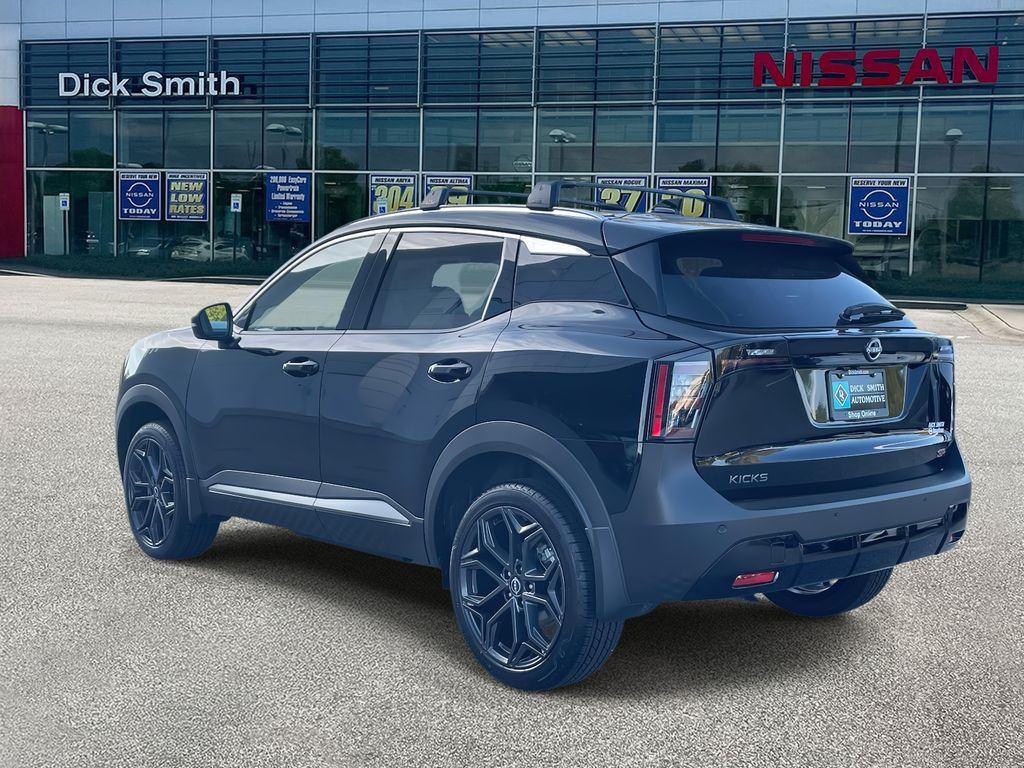 2026 Nissan Kicks SR photo 4