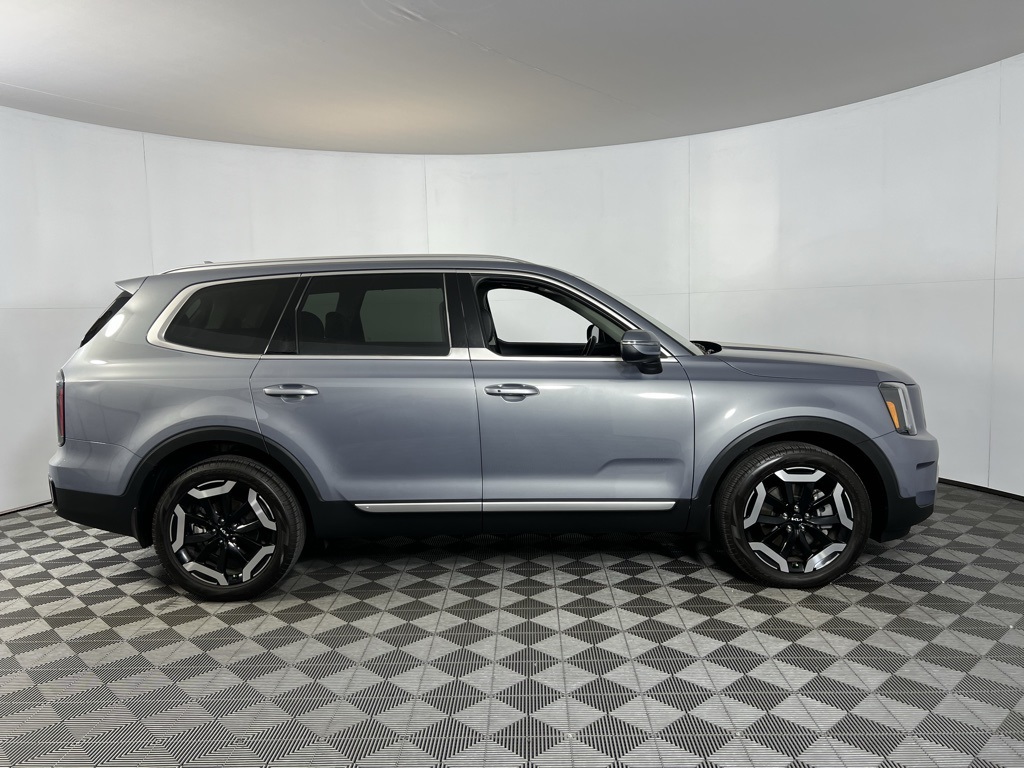 2024 Kia Telluride EX photo 3
