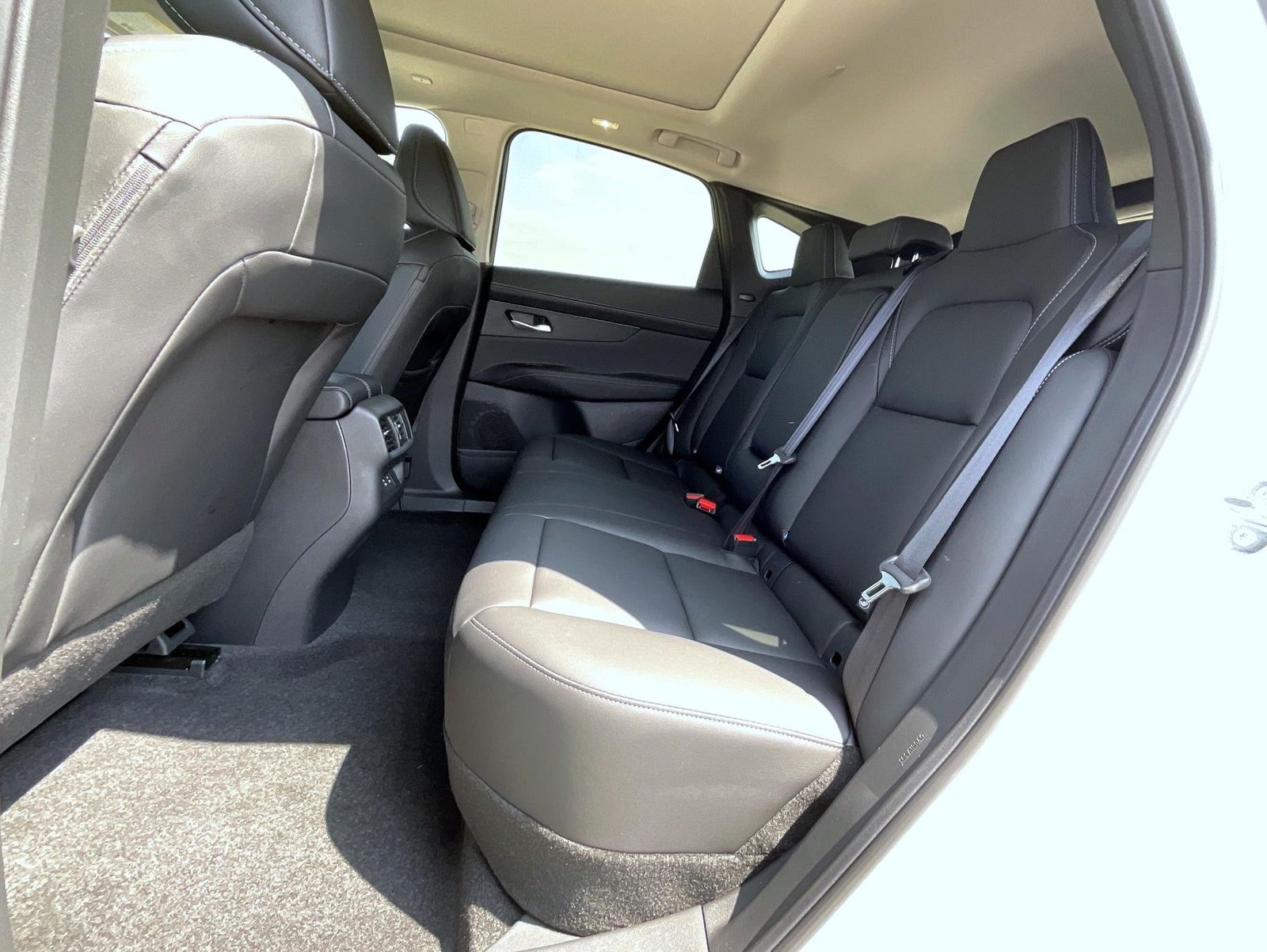 2025 Nissan Murano SL photo 8