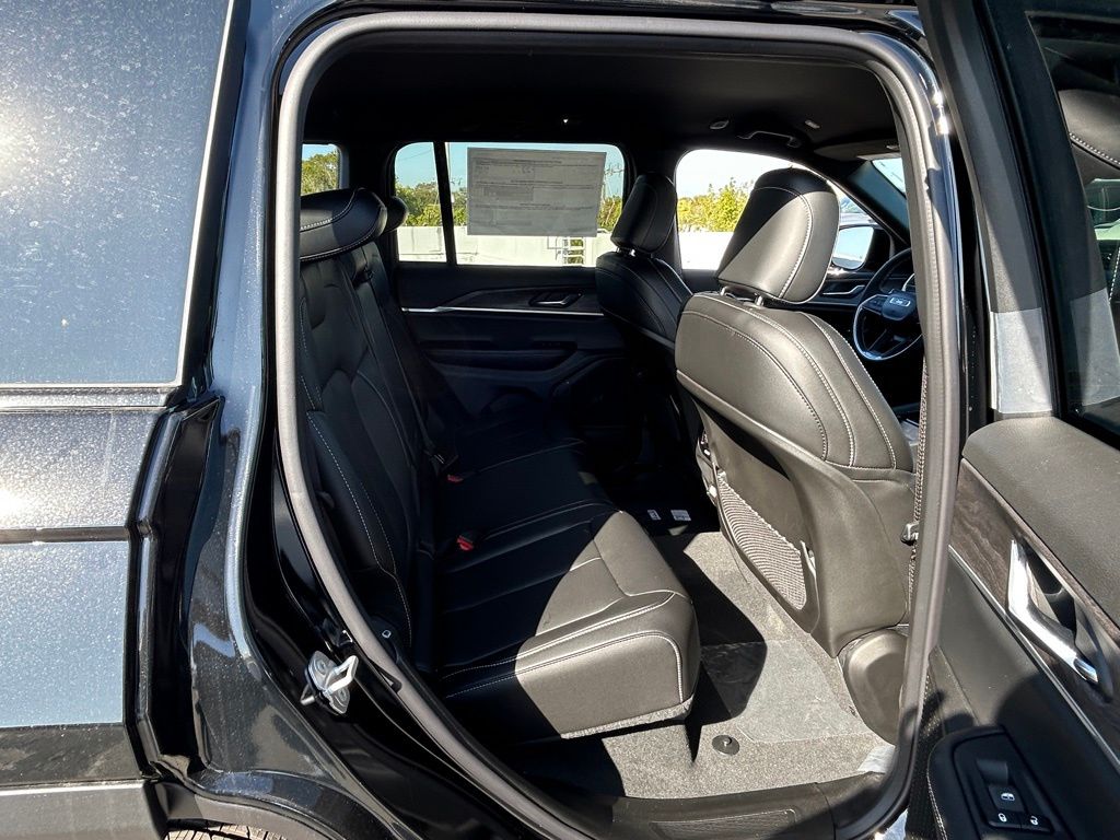 2025 Jeep Grand Cherokee Limited photo 21