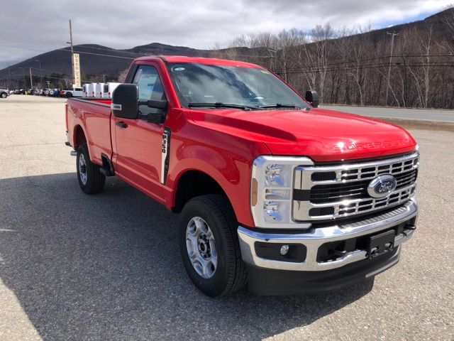 2025 Ford F-350 Super Duty XLT's photo