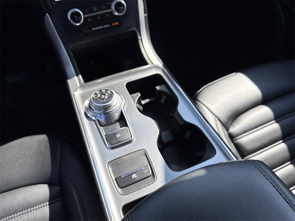 2022 Ford Edge SEL photo 15