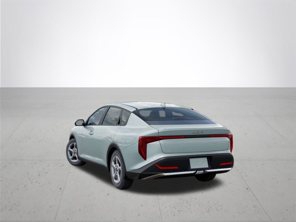 2025 Kia K4 LXS photo 4
