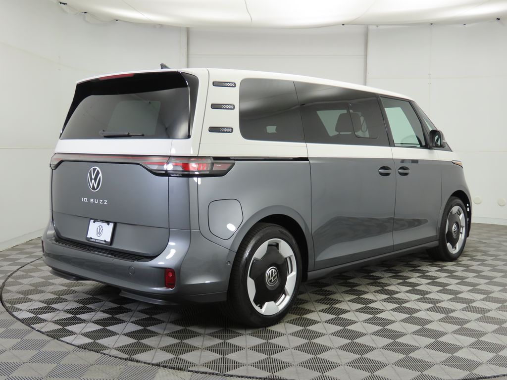 2025 Volkswagen ID. Buzz Pro Plus photo 5