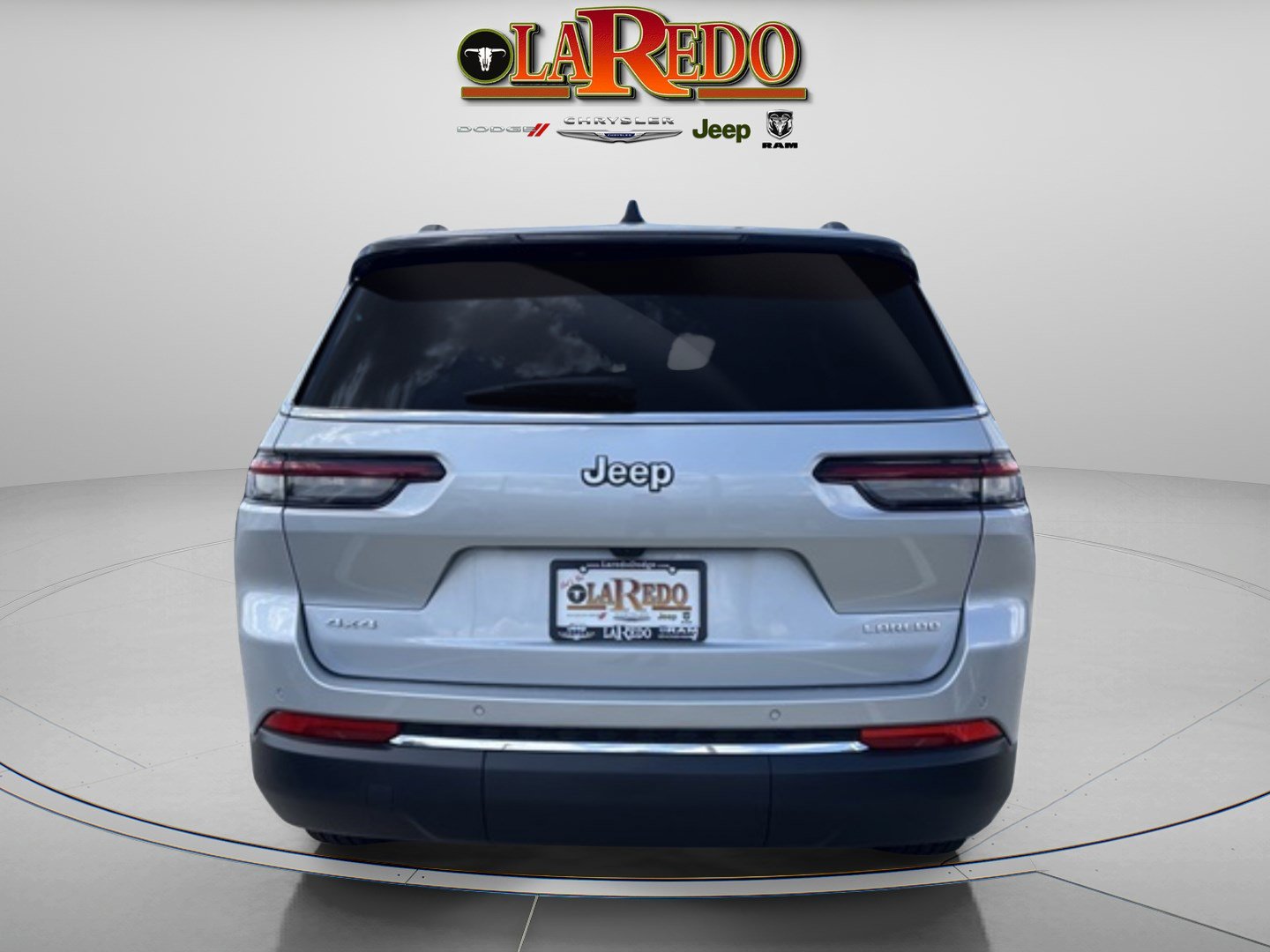 2025 Jeep Grand Cherokee Laredo X photo 3