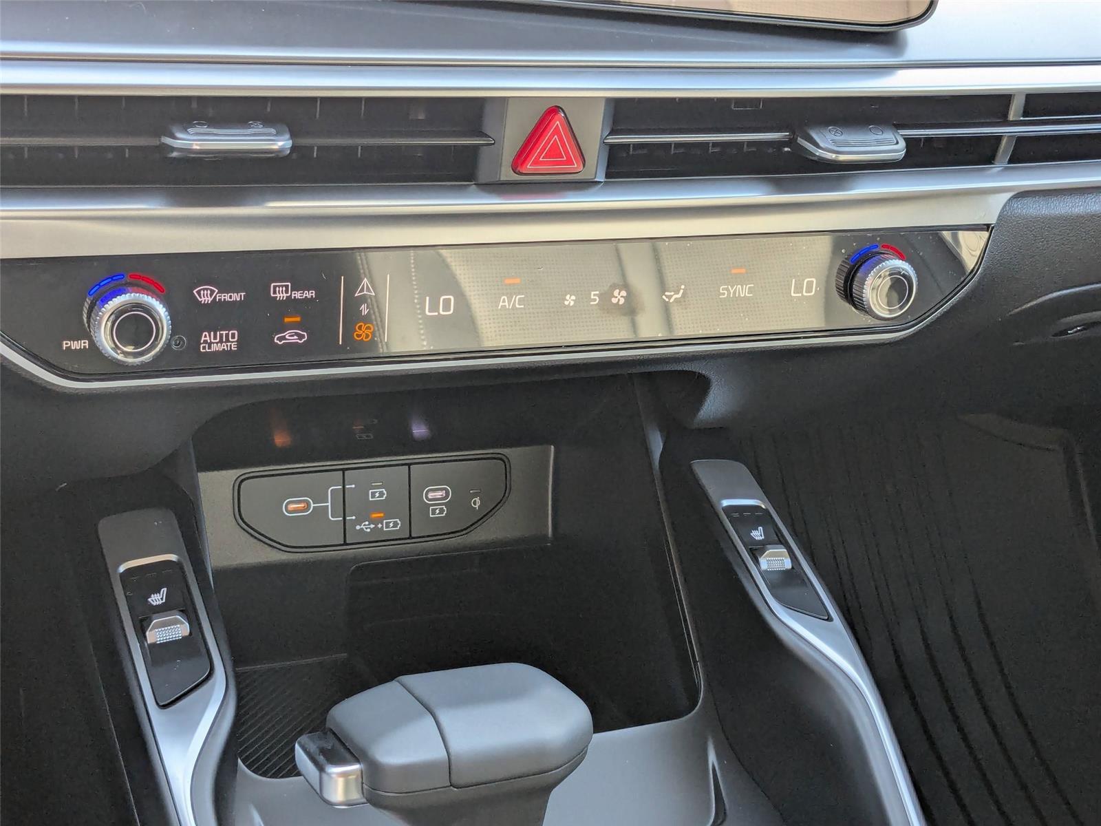 2026 Kia Sorento S photo 22