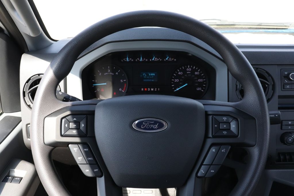 2025 Ford F-750 SuperCab photo 12