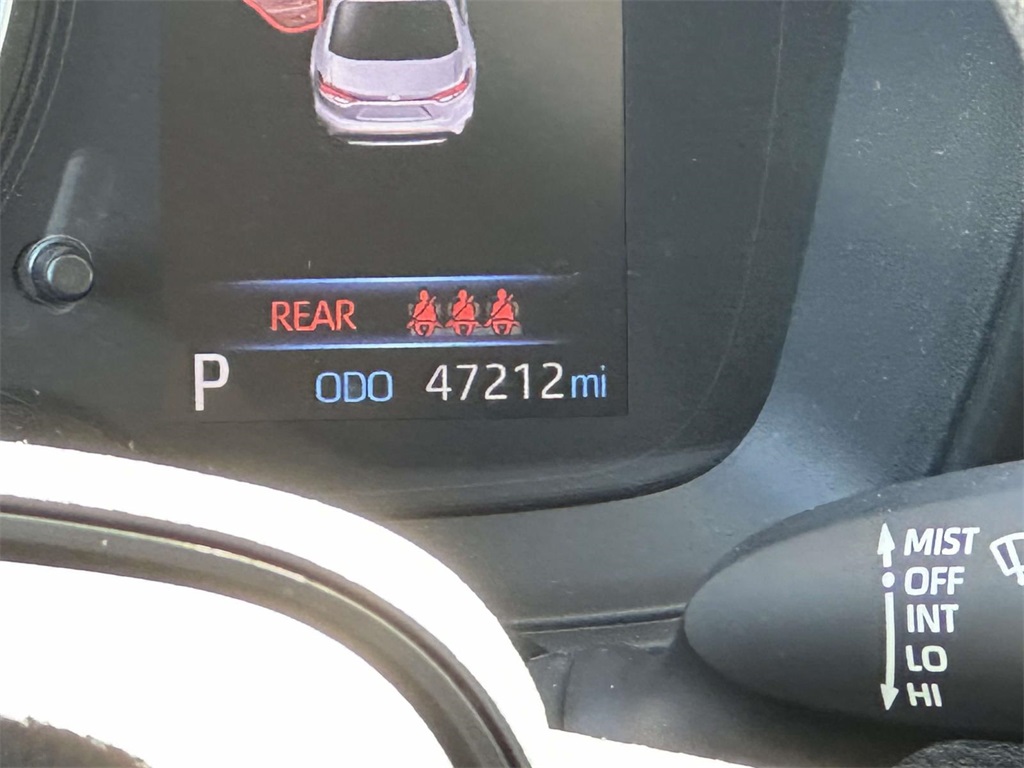 2020 Toyota Corolla LE photo 32