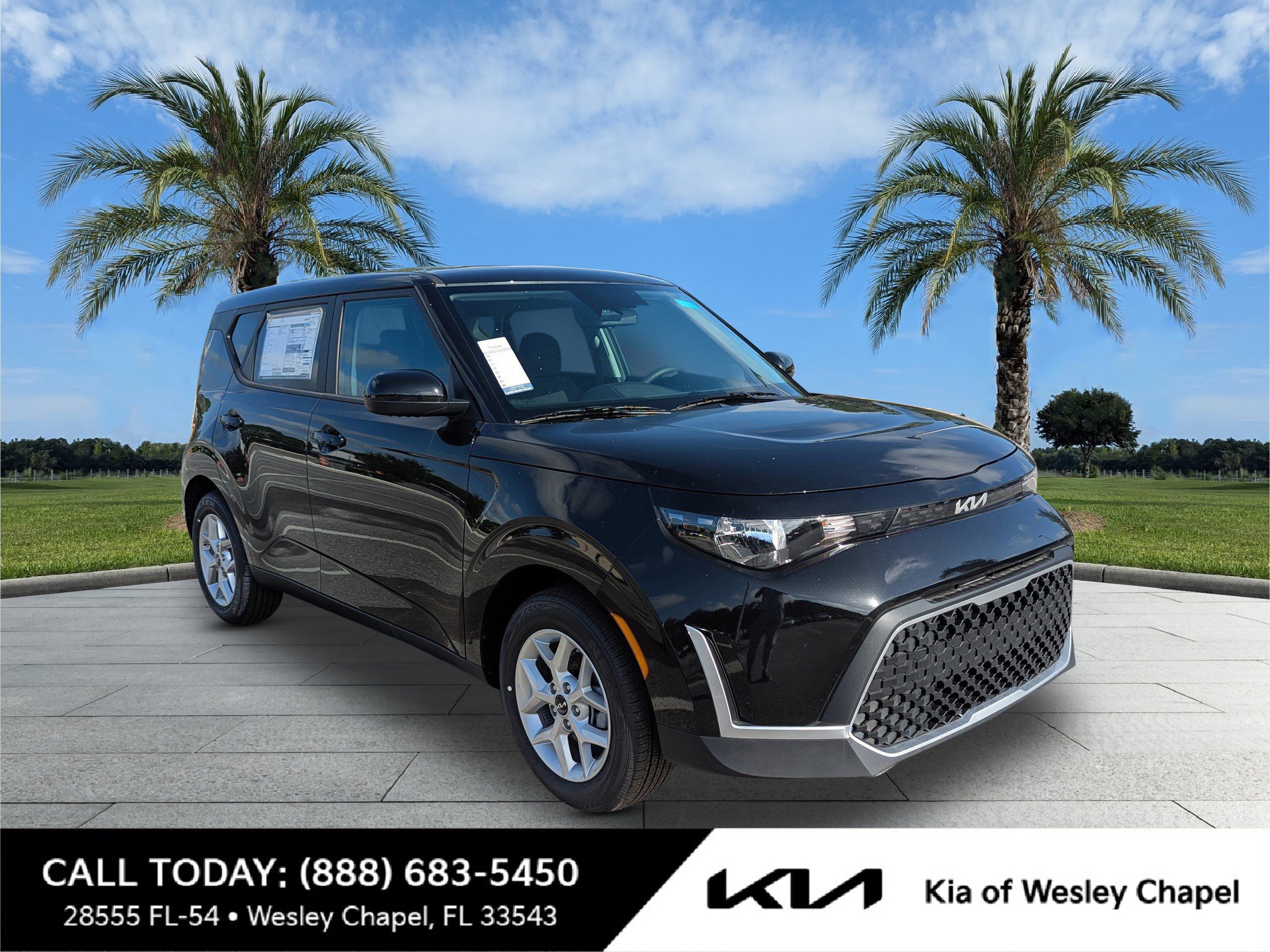 2025 Kia Soul LX's photo