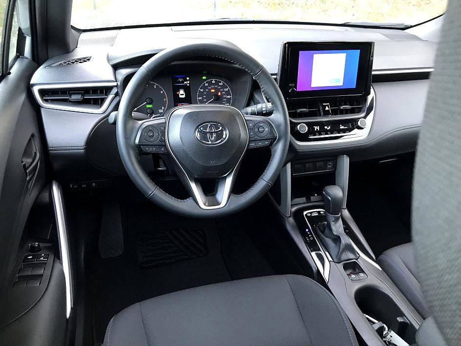 2025 Toyota Corolla Cross Hybrid SE photo 11
