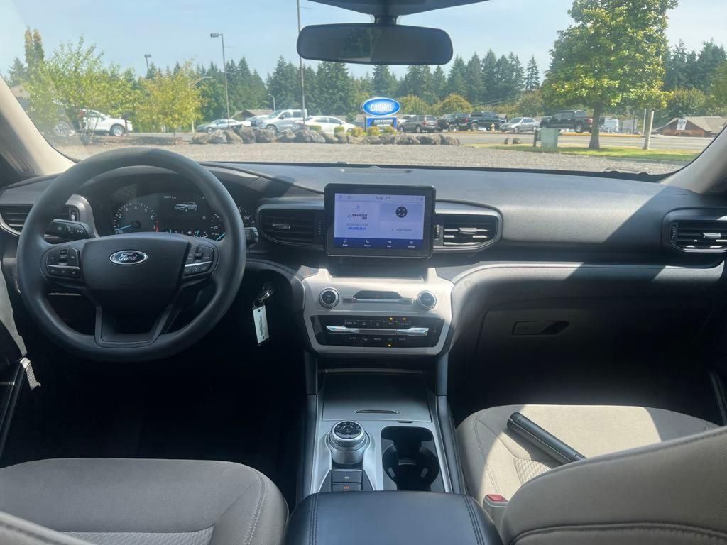 2023 Ford Explorer Base photo 18