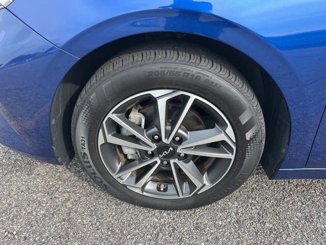 2022 Kia Forte LXS photo 9