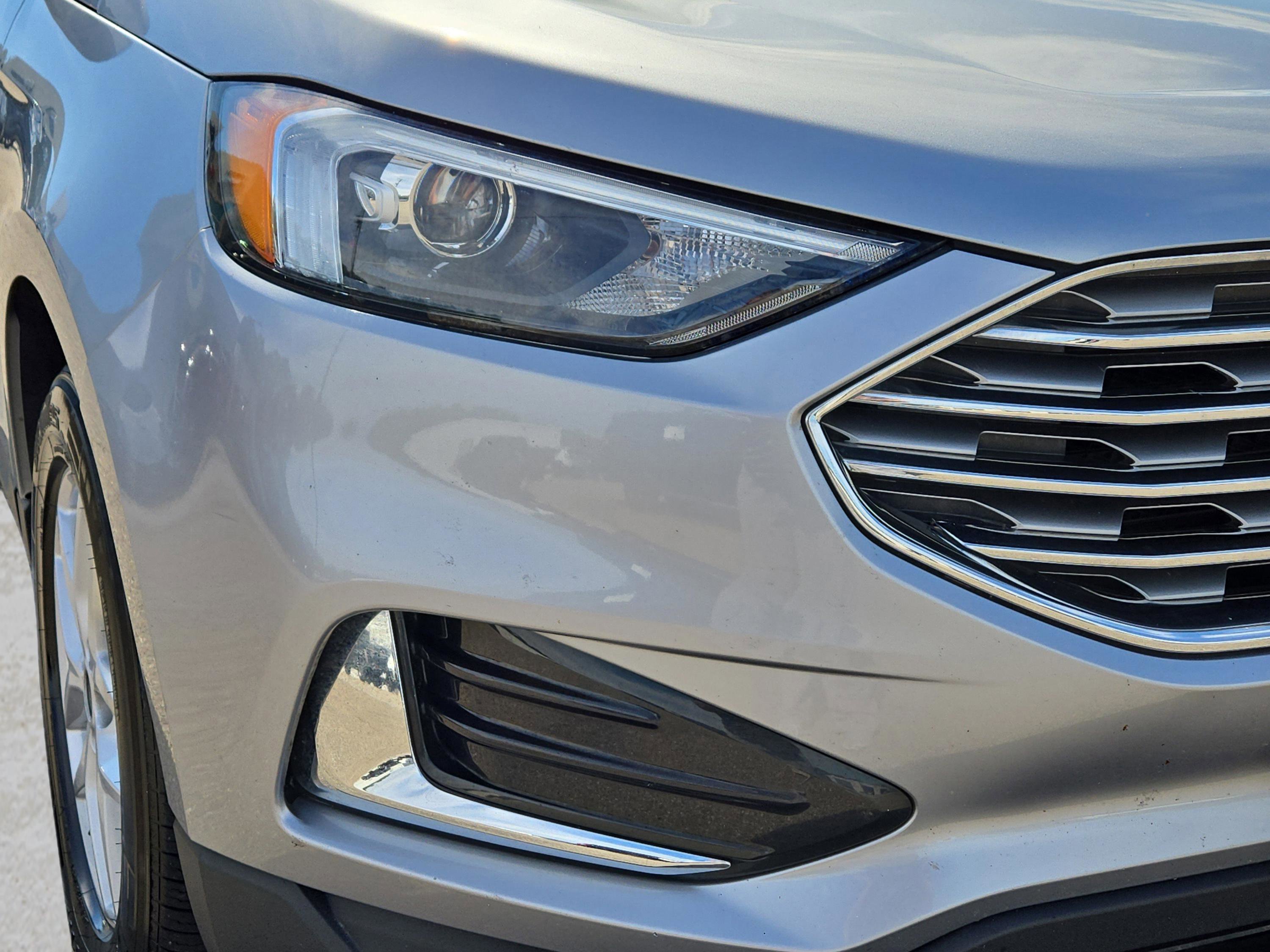 2022 Ford Edge SEL photo 3