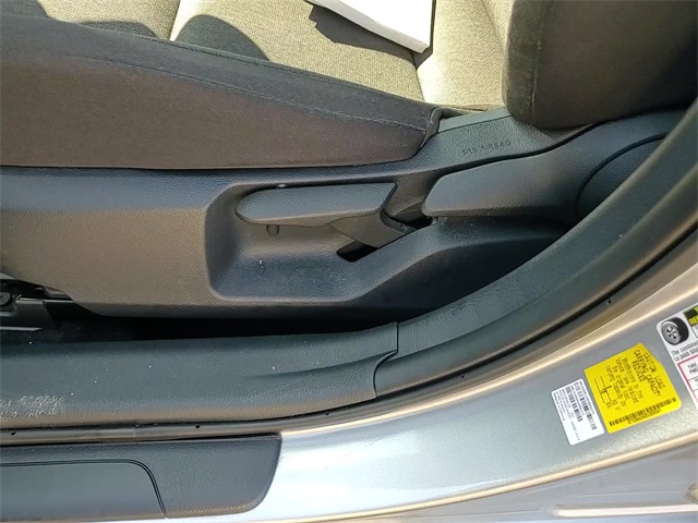 2025 Toyota Camry LE photo 13