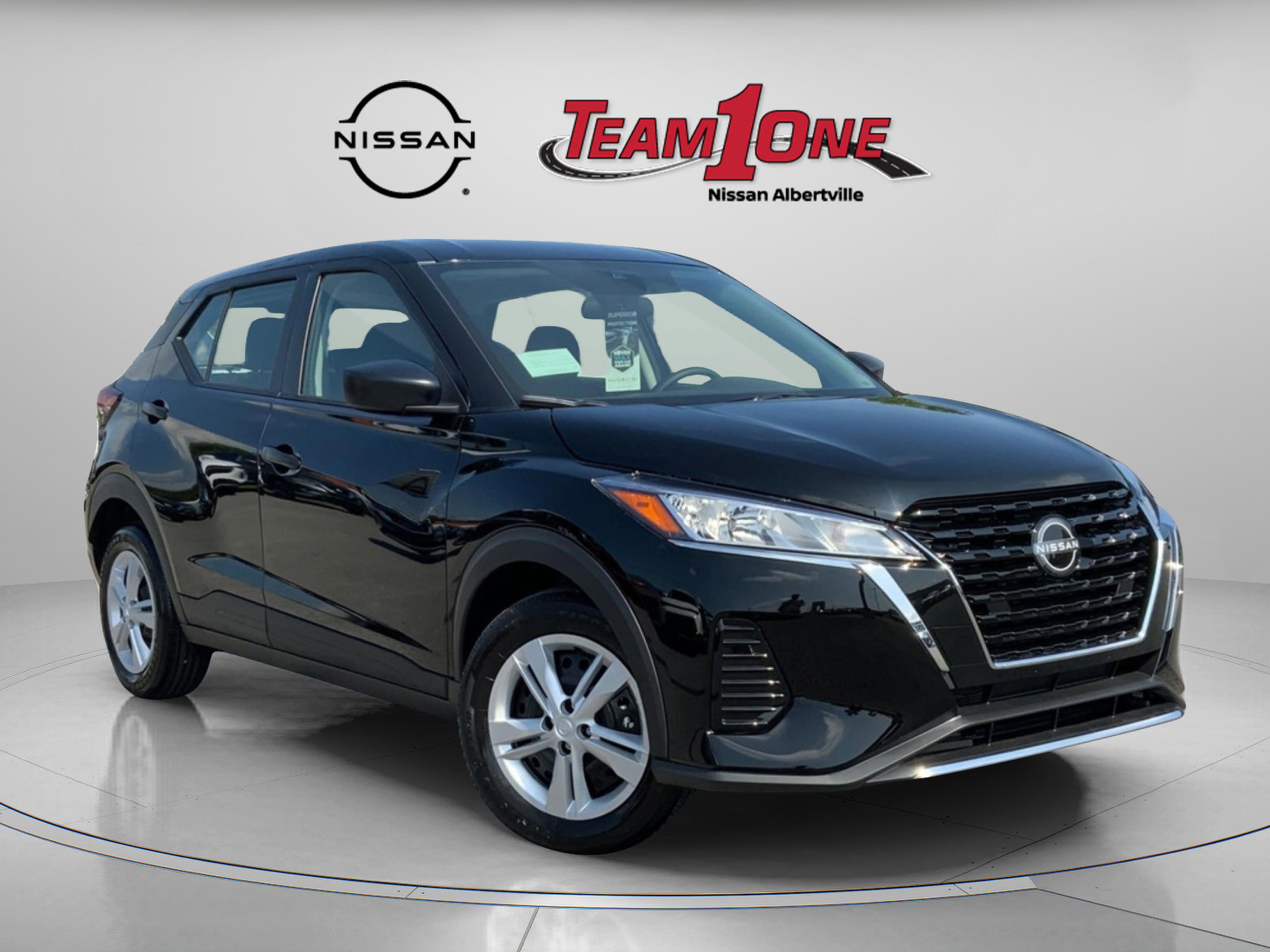 2025 Nissan KICKS PLAY Base's photo