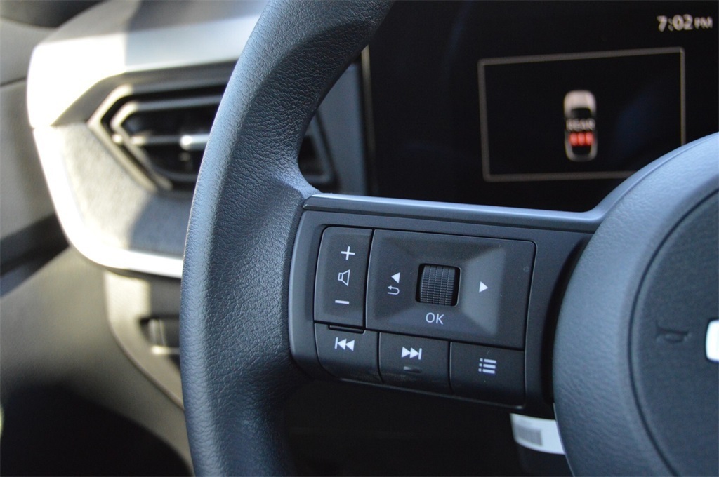 2025 Nissan Kicks SV photo 27
