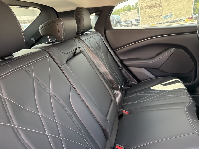 2025 Ford Mustang Mach-E Select photo 19