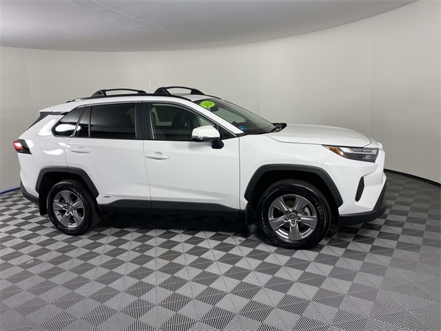 2024 Toyota RAV4 Hybrid XLE photo 8