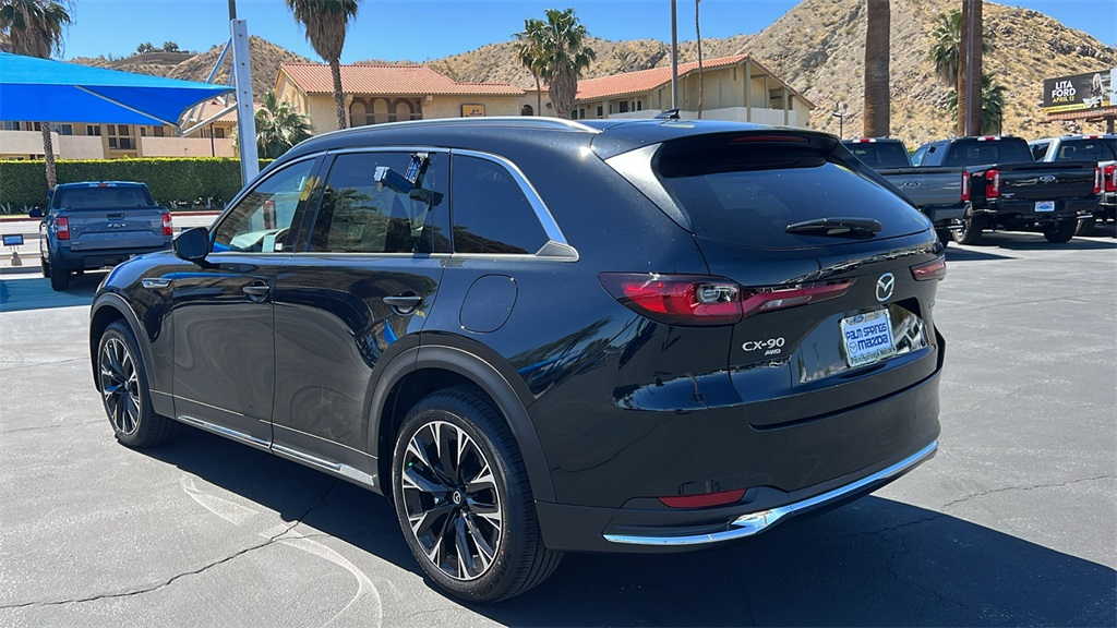 2024 Mazda CX-90 Premium photo 3