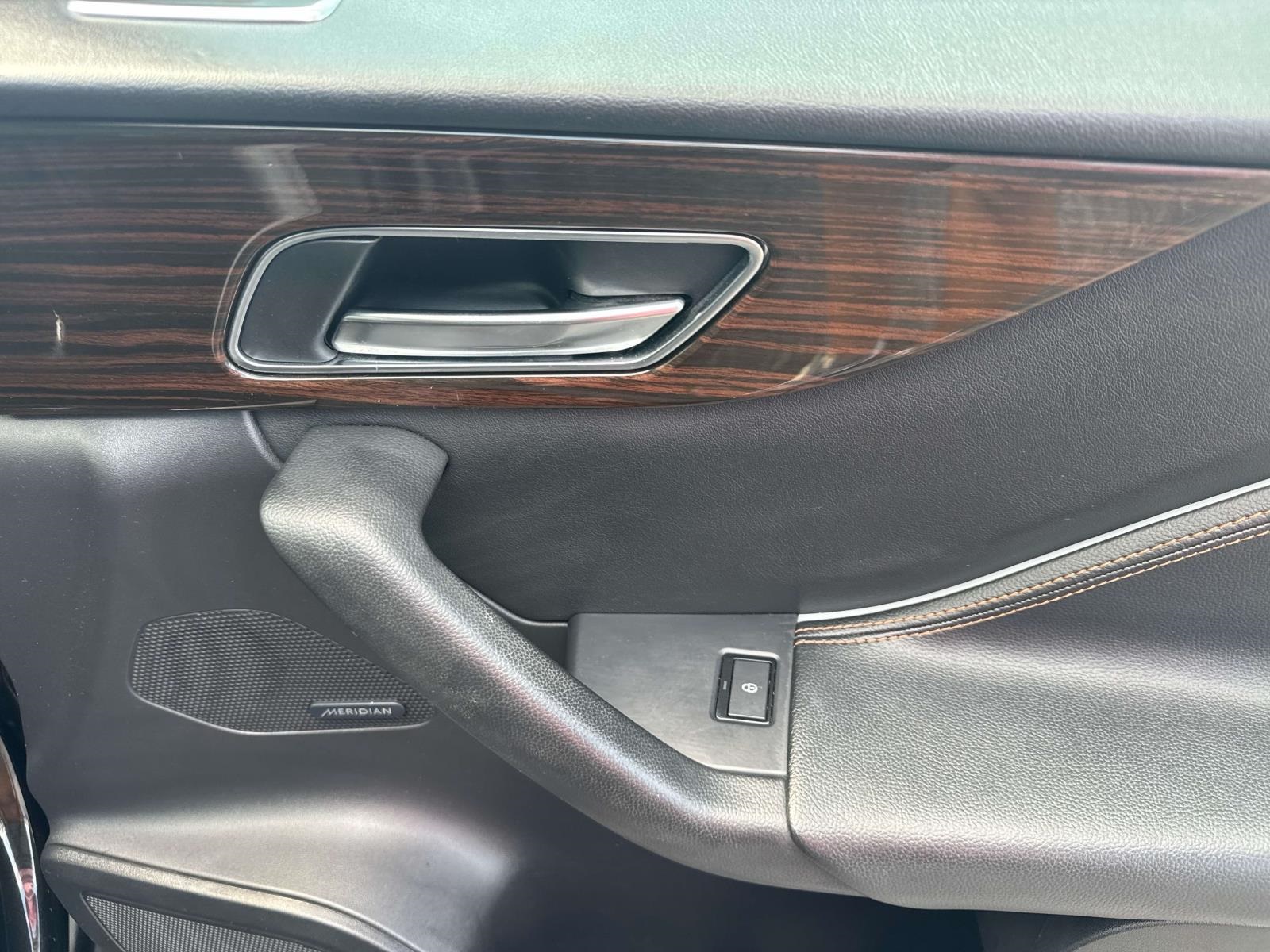 2020 Jaguar F-PACE Prestige photo 14