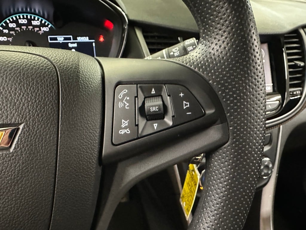 2022 Chevrolet Trax LS photo 6