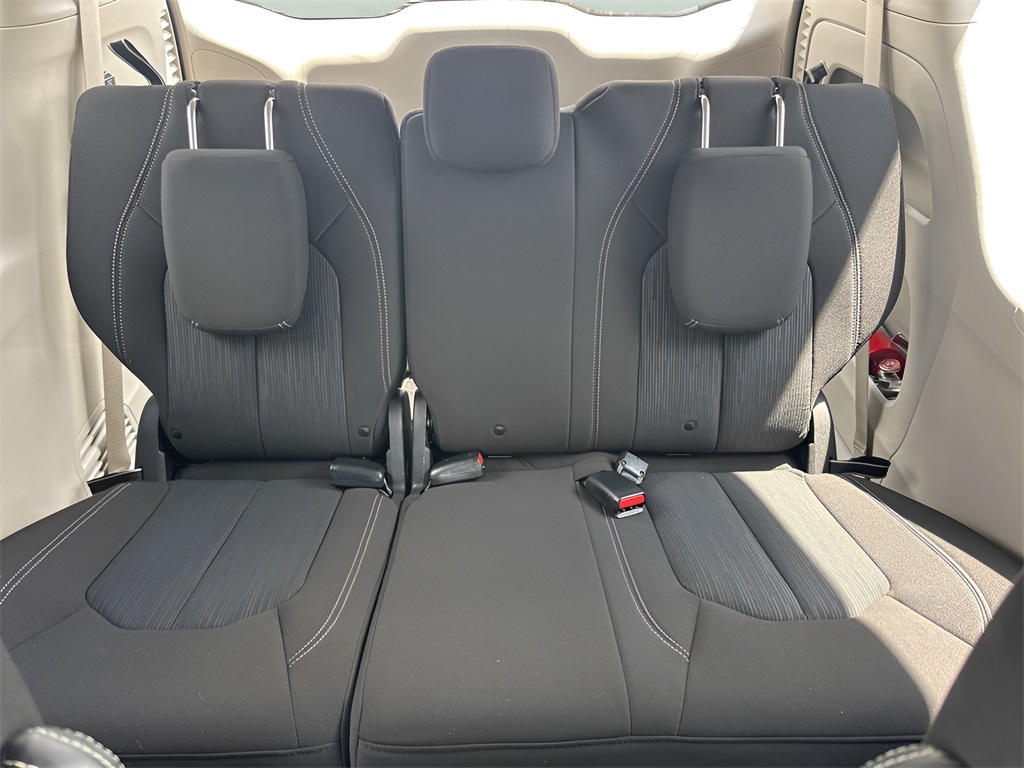 2021 Chrysler Voyager LX photo 12