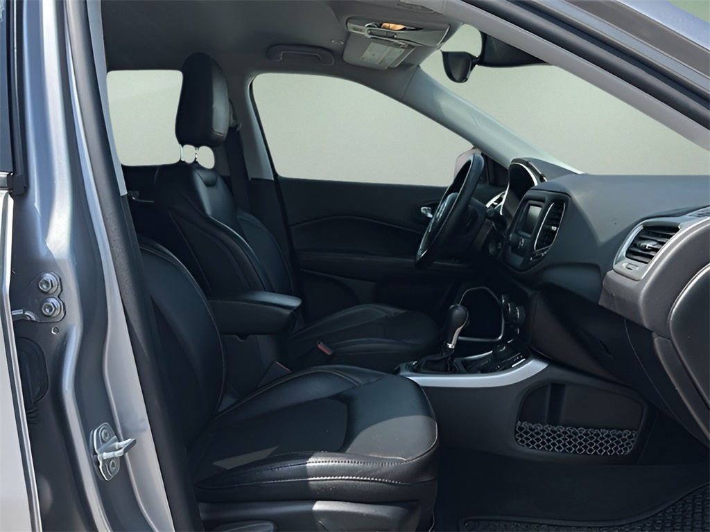 2018 Jeep Compass Latitude photo 14