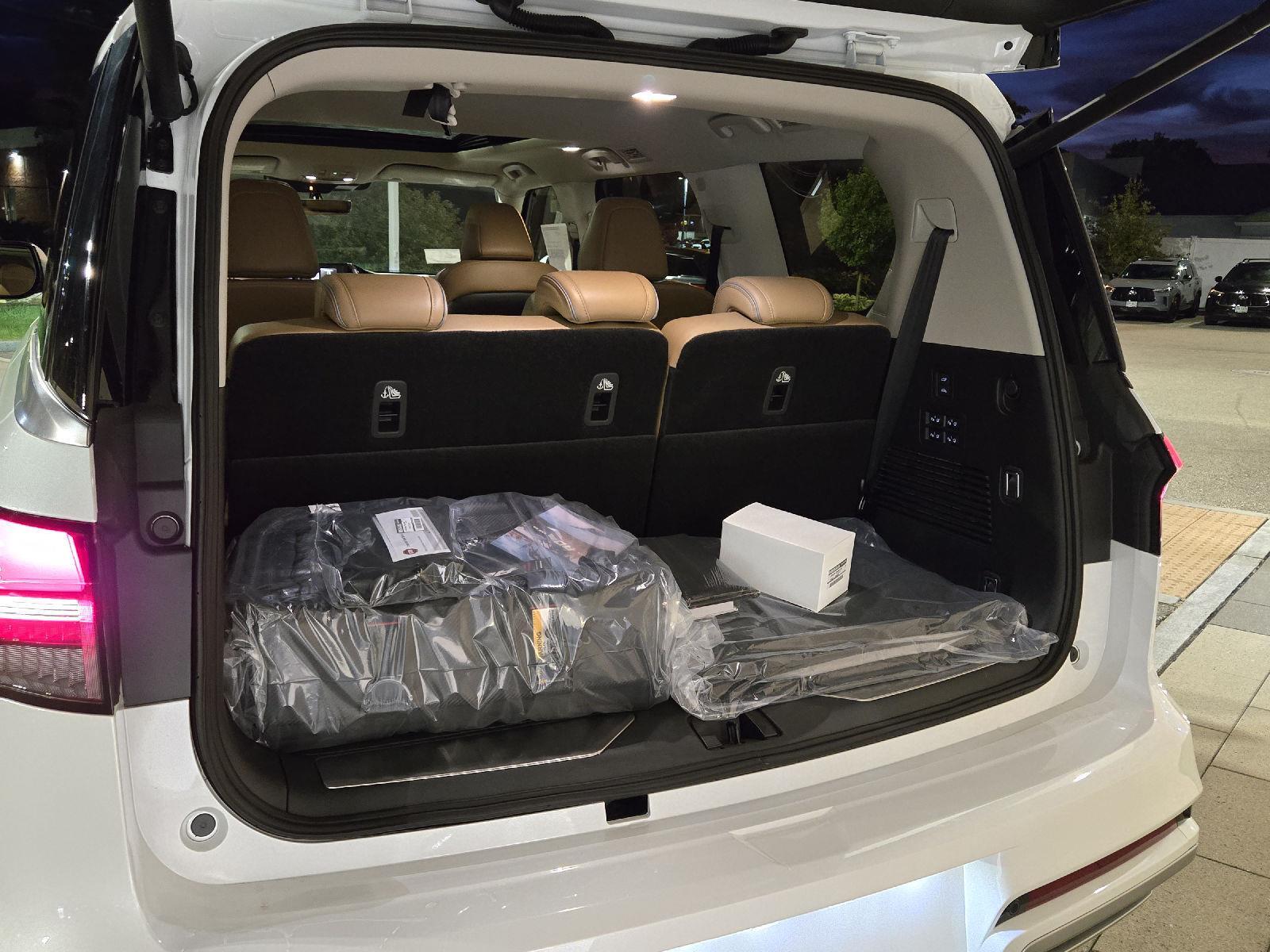 2026 Infiniti QX80 Luxe photo 19