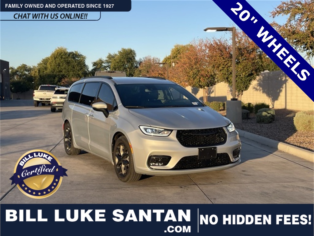 2023 Chrysler Pacifica Touring L's photo