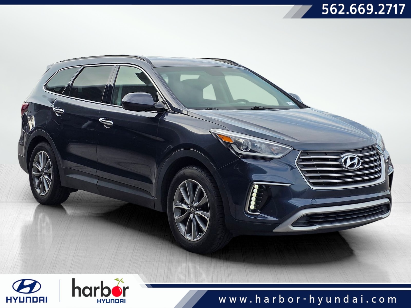 2019 Hyundai Santa Fe SE's photo