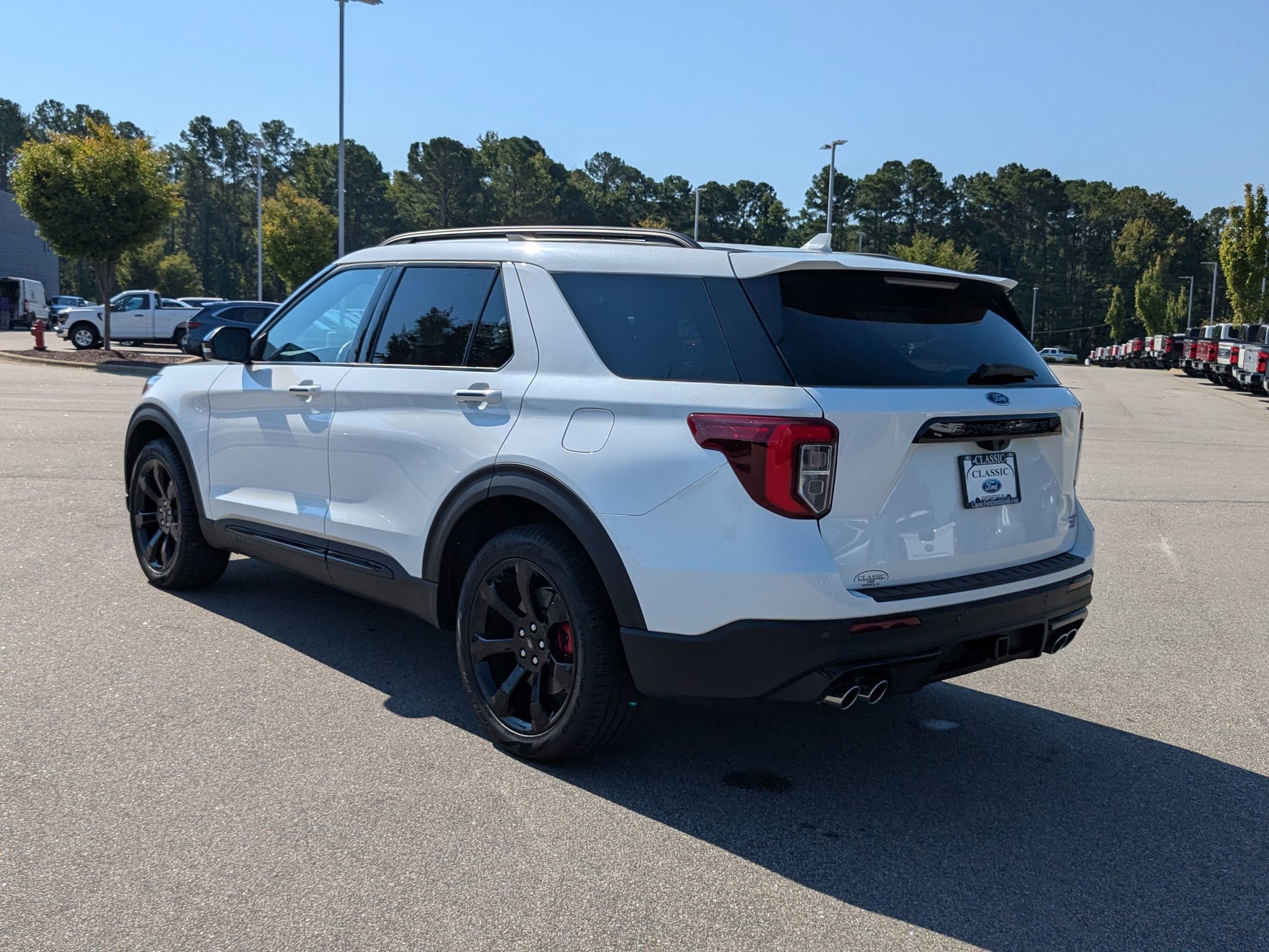 2024 Ford Explorer ST photo 10