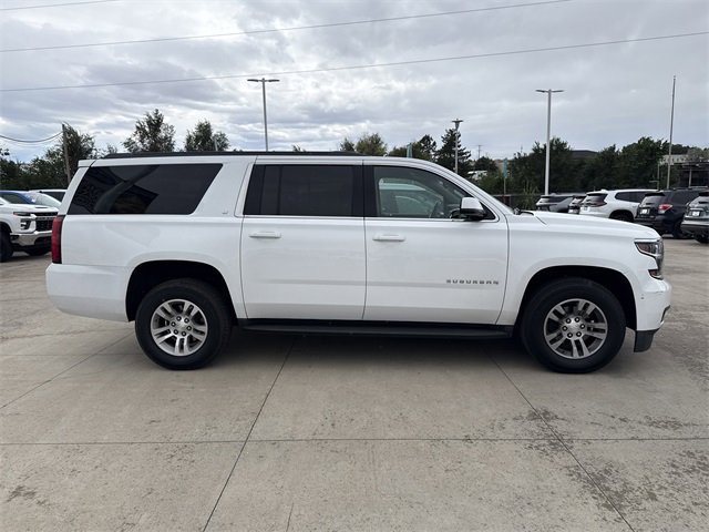 2020 Chevrolet Suburban LT photo 3