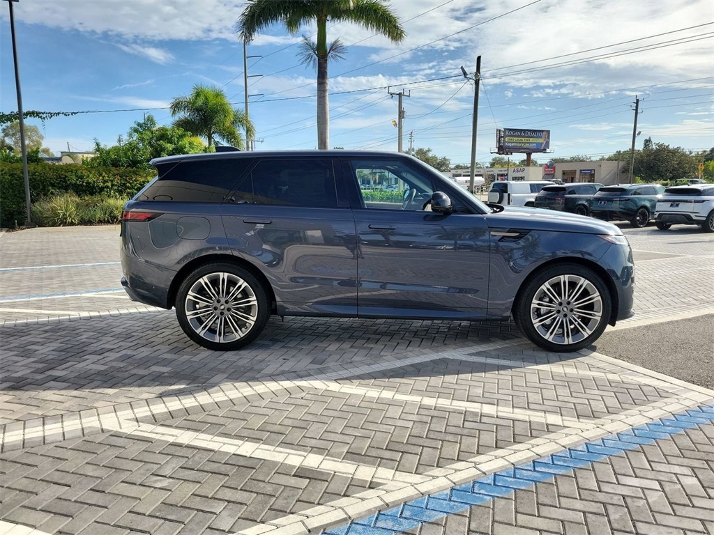 2025 Land Rover Range Rover Sport SE photo 5