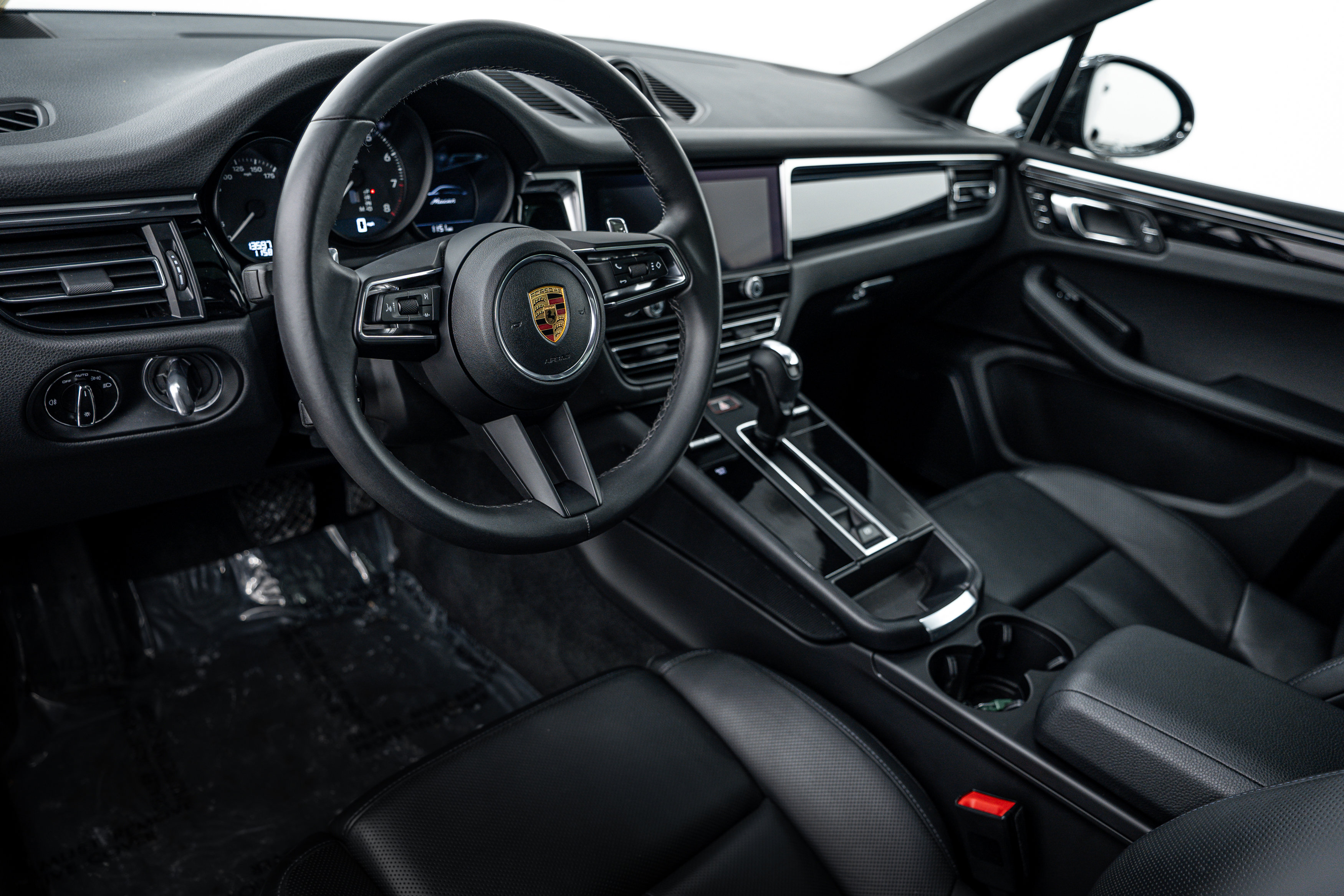 2022 Porsche Macan photo 4