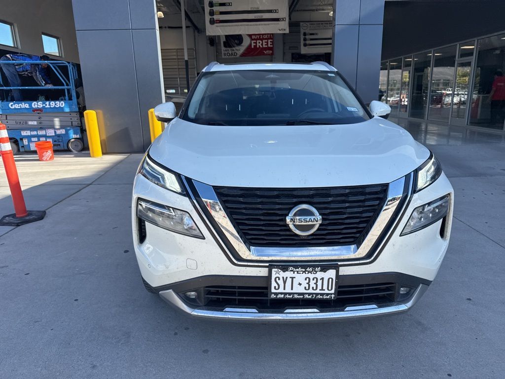 2021 Nissan Rogue Platinum photo 2