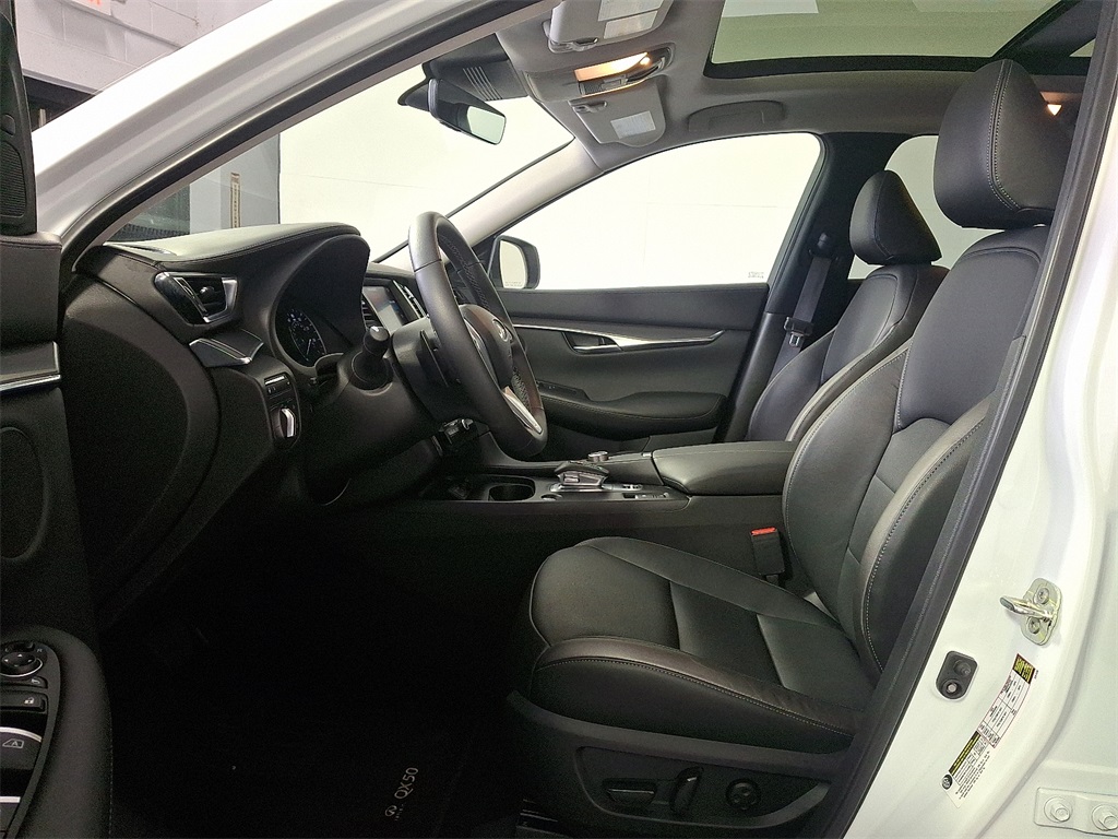 2025 Infiniti QX50 Luxe photo 14