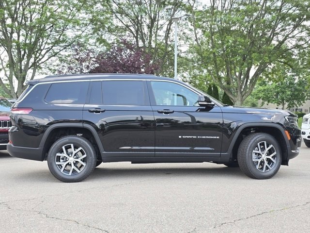 2025 Jeep Grand Cherokee Limited photo 21