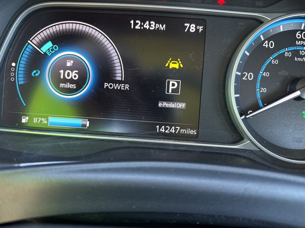2024 Nissan Leaf S photo 13
