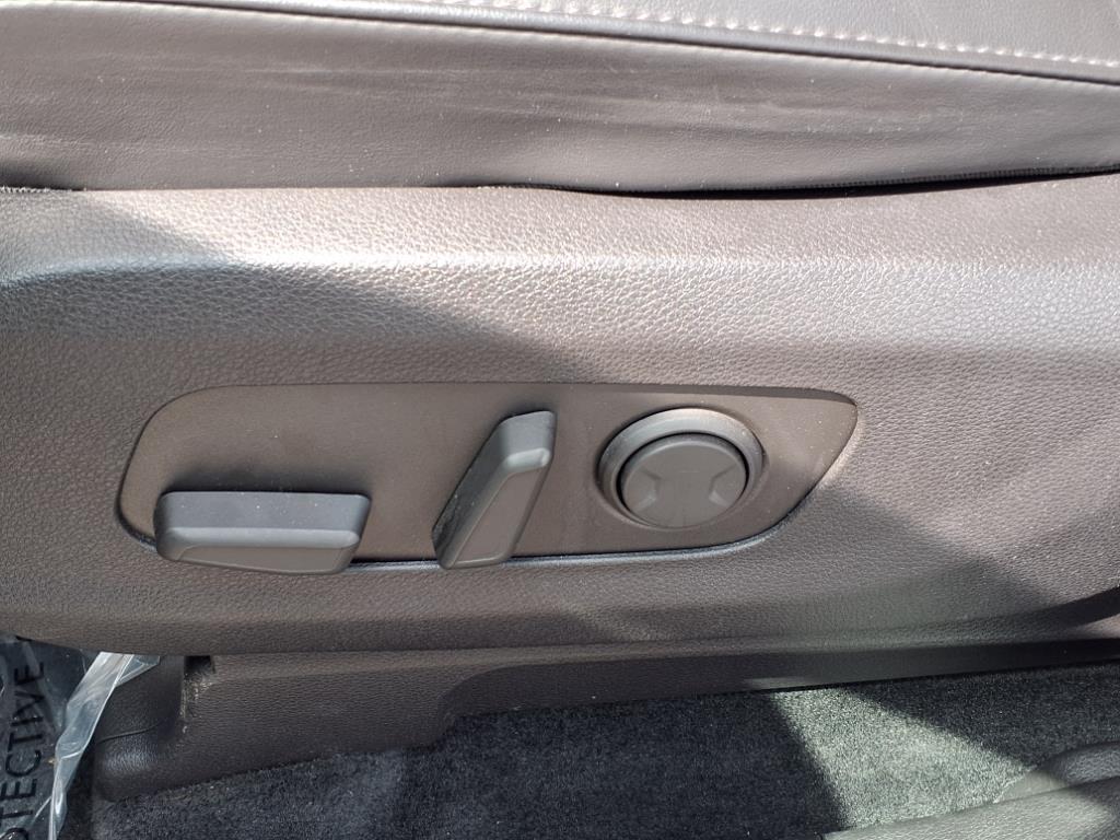 2022 Kia Carnival EX photo 4