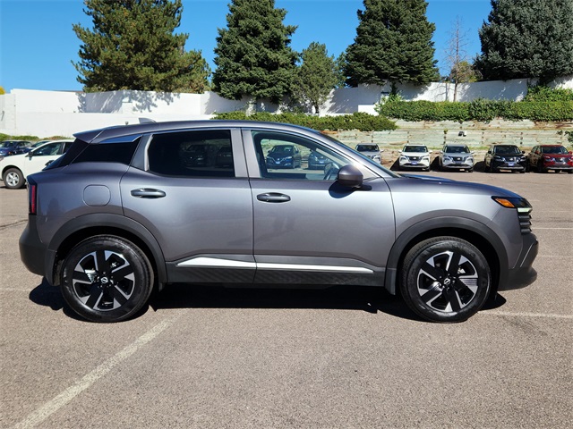 2025 Nissan Kicks SV photo 2