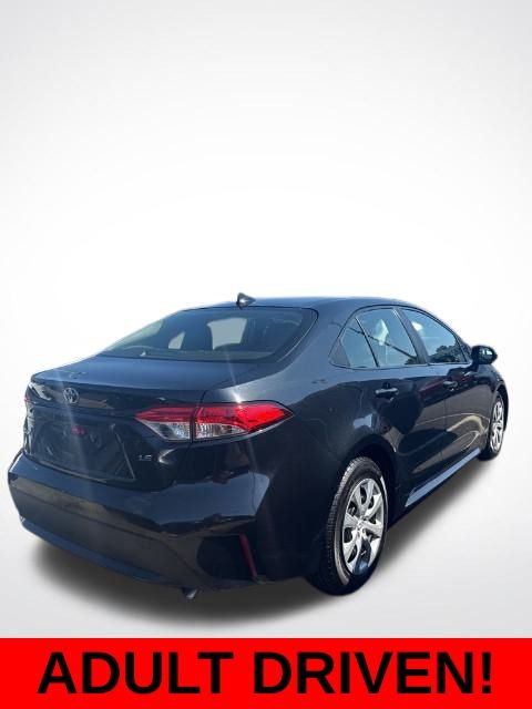 2021 Toyota Corolla LE photo 2