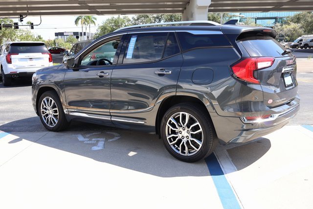 2022 Gmc Terrain Denali photo 2