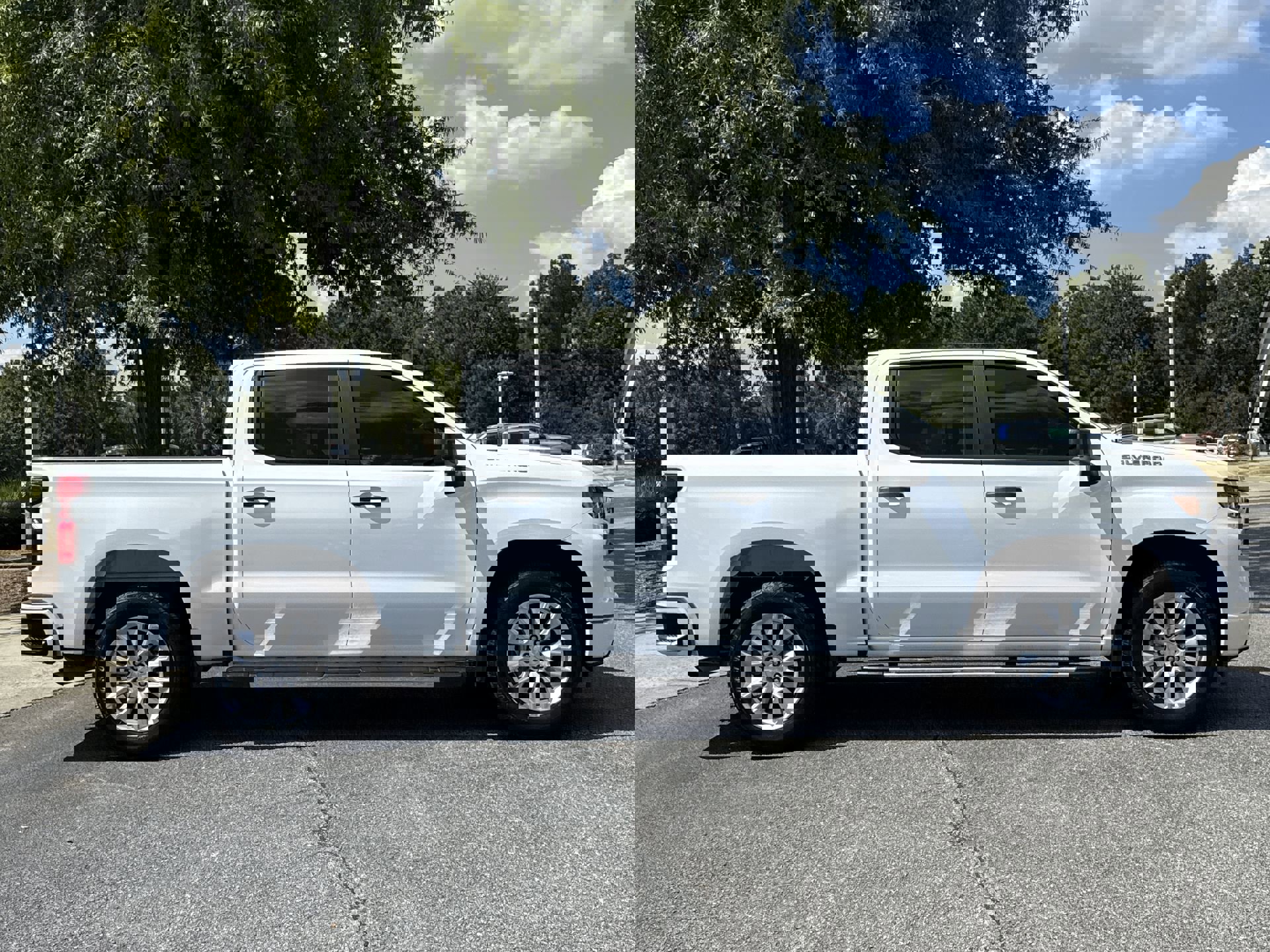 2023 Chevrolet Silverado 1500 Custom photo 9