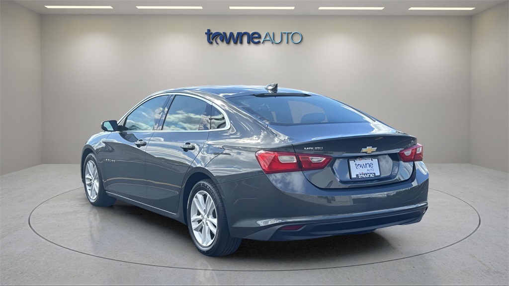2017 Chevrolet Malibu 1LT photo 3