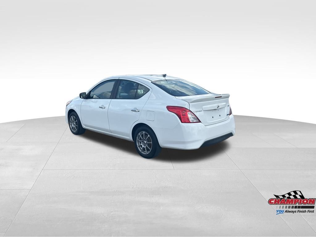 2016 Nissan Versa 1.6 SV photo 3