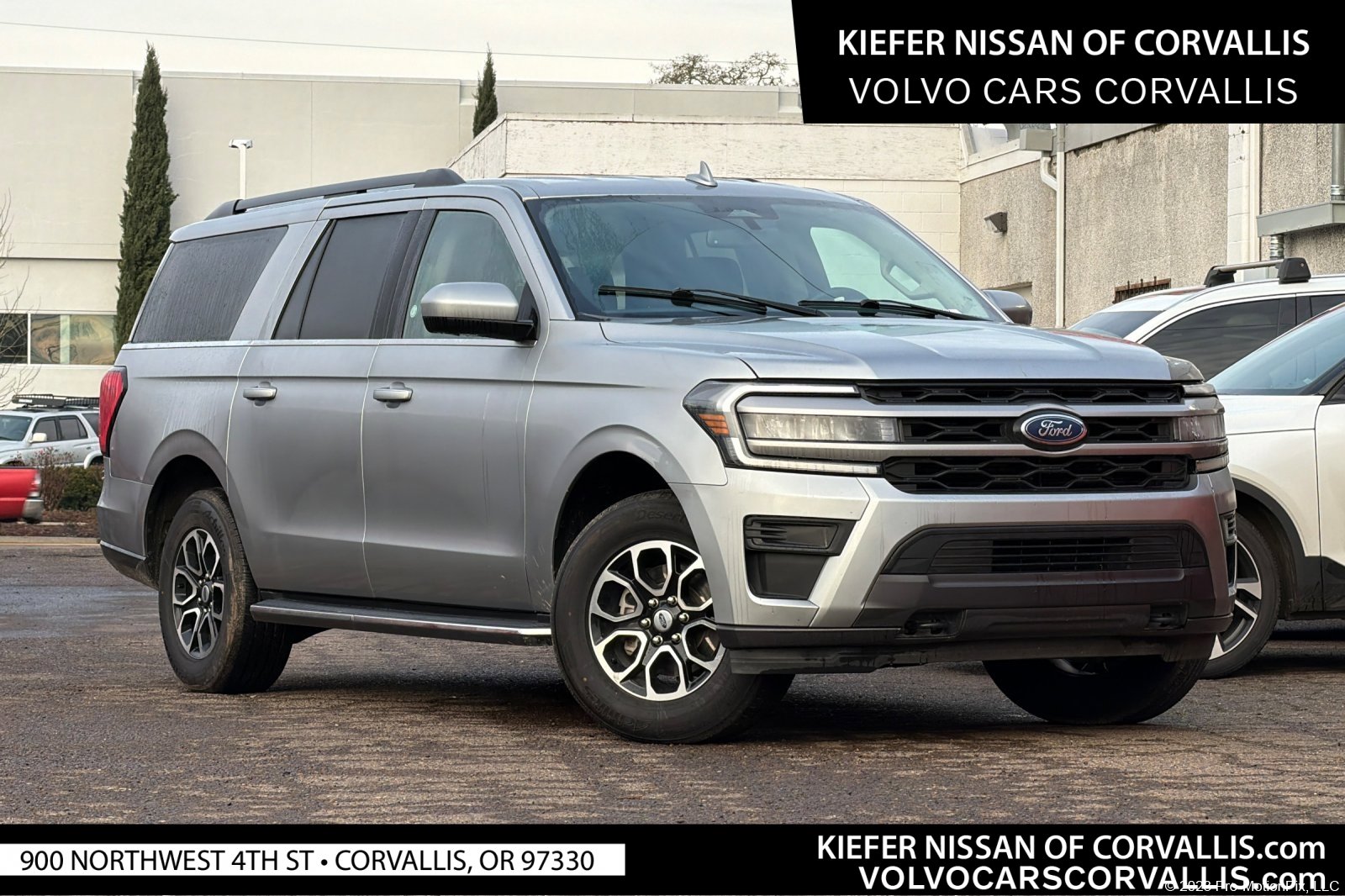 2023 Ford Expedition XLT's photo