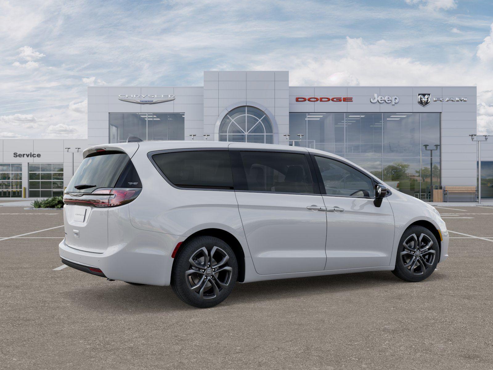 2026 Chrysler Pacifica photo 4