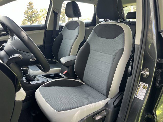 2025 Volkswagen Taos S photo 2